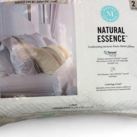 Martha Stewart 2 Pillow Set - Picture 1 of 2